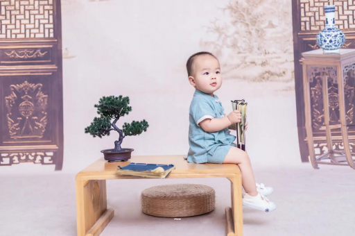 聊城宝宝总吐奶什么原因